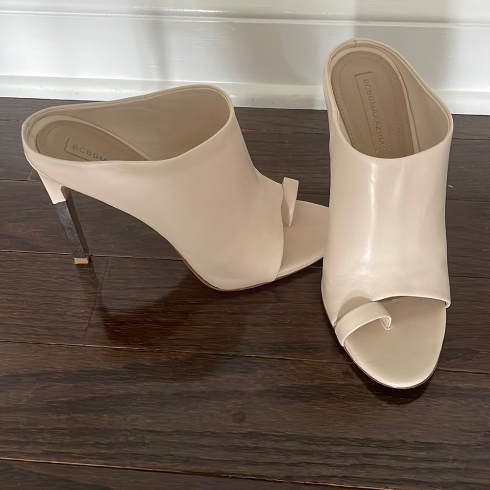 BCBG Maxazria pale pink sandals